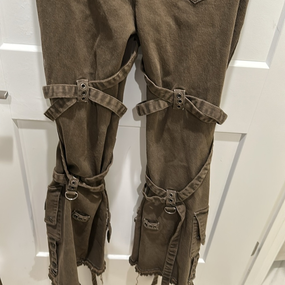 Darker Wavs SWITCH STRAPPY CARGO PANTS - GREEN - Picture 4 of 4